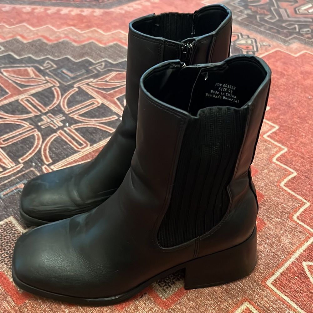 Journee Collection Desree Square Toe Black Boots - Picture 5 of 7